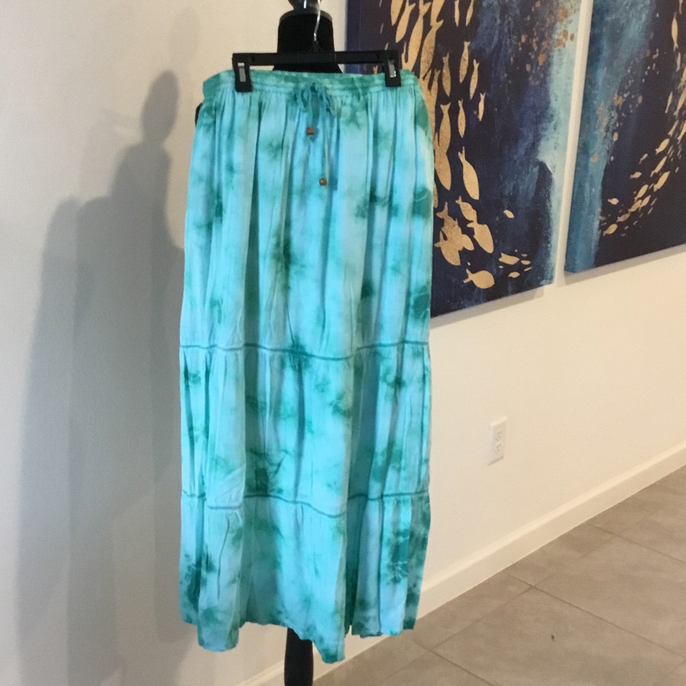 Chic Aqua Tie-Dye Maxi Skirt
